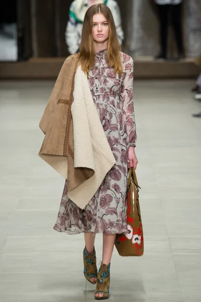 Look 15